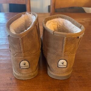BearPaw Brown Boots with Cream shearling Lining
